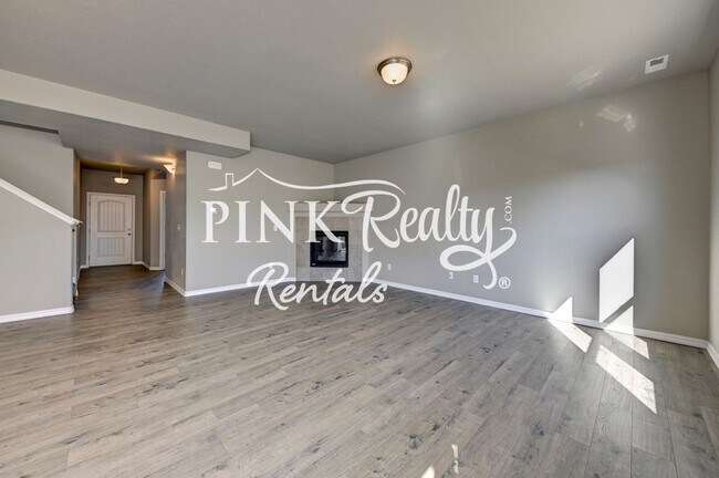 Building Photo - 10627 Hidden Pr Pkwy