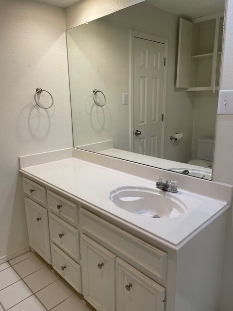 Building Photo - "Charming 3-Bedroom Lubbock Home with Cozy...