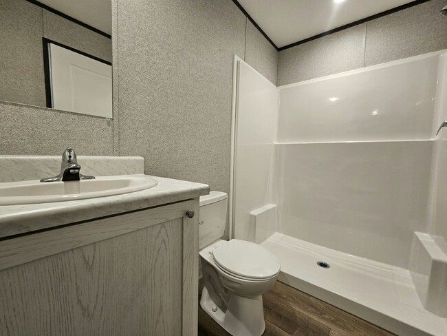 Building Photo - 519 Suwanee Dr