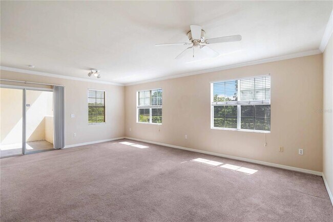 Building Photo - 1040 Villagio Cir