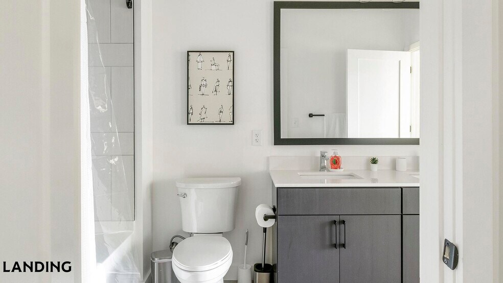 Building Photo - 1007 S Mint St