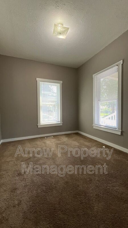 Building Photo - 2508 Dudley St