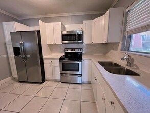 Building Photo - 13715 Kendale Lakes Cir