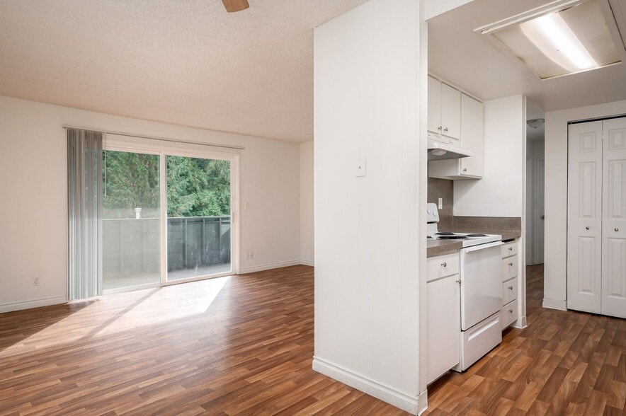 Interior Photo - Edgewood Manor