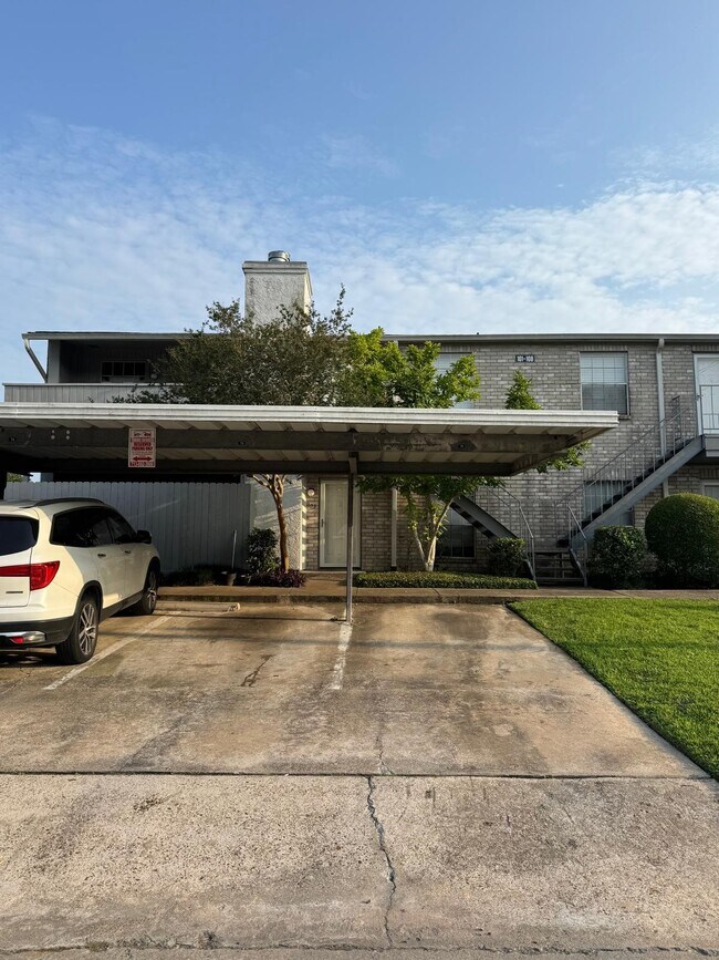 Building Photo - 8787 Brae Acres Rd
