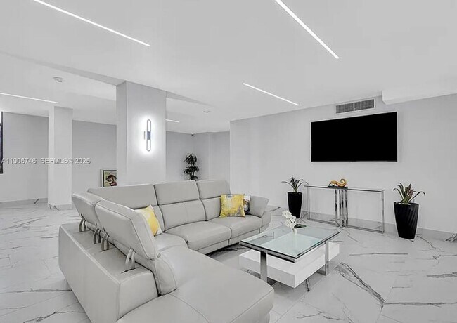 Building Photo - 1880 S Ocean Dr