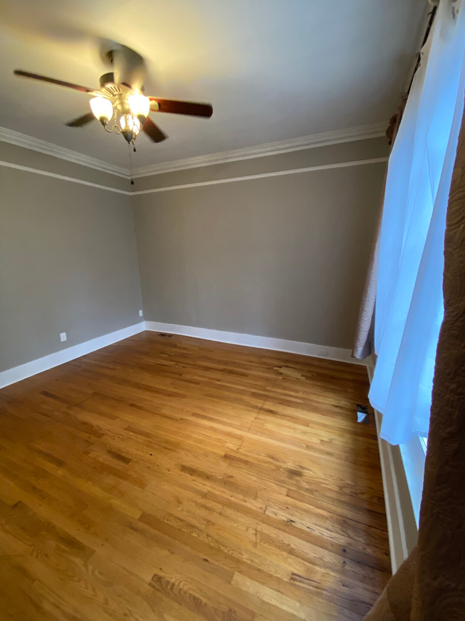 Living Rm - 366 Hudson Ave