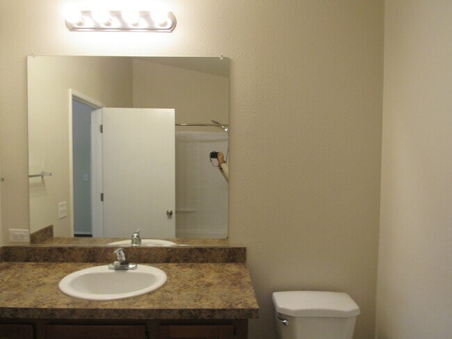 Building Photo - 14750 Cardoza Ct