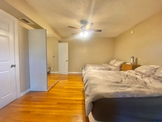 Building Photo - Great 3 bed 2 bath rental in Tech Terrace