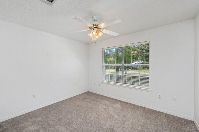 Building Photo - 2955 Sholtz Ave