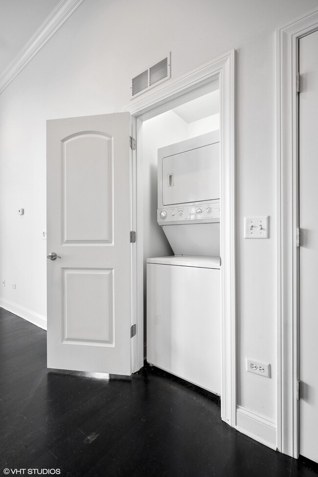 Building Photo - 1440 S Wabash Ave