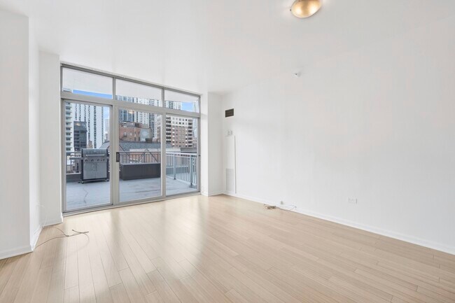Building Photo - 600 N Dearborn St