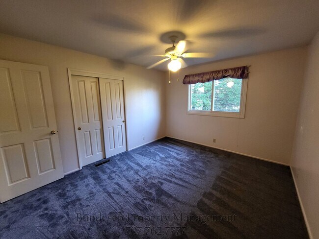 Building Photo - 460 Piezzi Ln