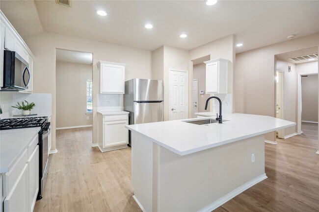 Building Photo - 22 Garden Lodge Pl