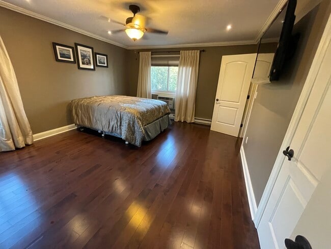 Building Photo - 47 Woodway Rd