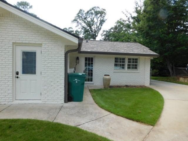 Building Photo - 5805 Pine Brook Rd NE