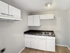 Building Photo - 864 Carmadelle St