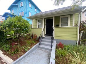 Building Photo - Charming Oakland Home in Desirable Neighborhood