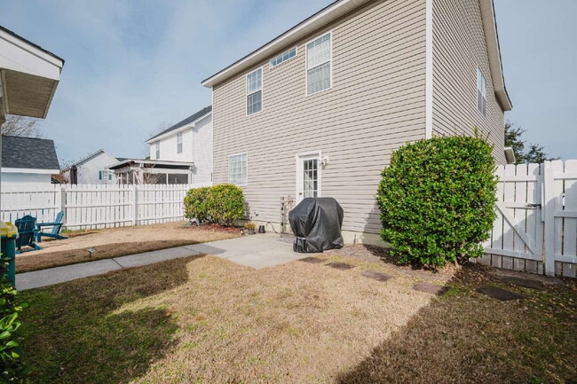 Building Photo - Furnished 3 Bedroom Home in Bluffton Park