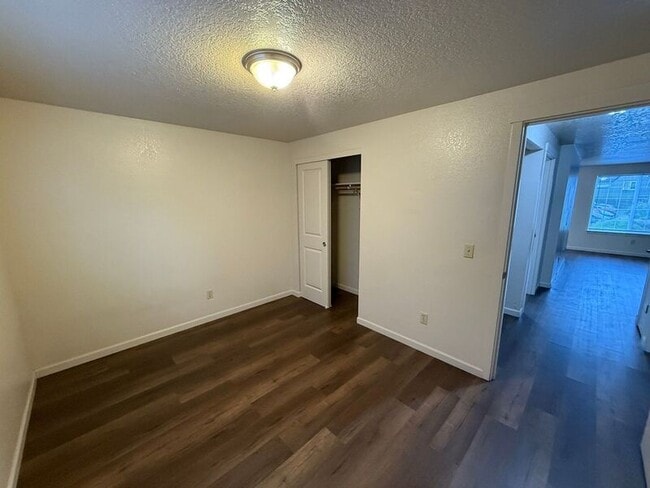 Building Photo - 1019 Boedies Dr