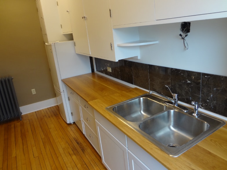 Building Photo - 300 2nd Ave NW