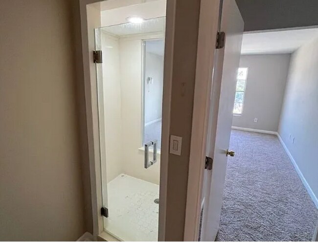 Building Photo - 6824 Sandtrap Dr N