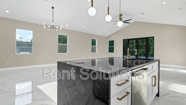 Building Photo - 2839 60th Ave N