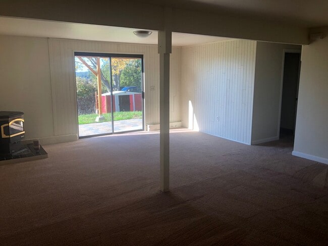 Building Photo - ***PENDING APPLICATION***Charming 2 Bedroom, 2 Bonus Room Home with Beautiful Water view from Por...