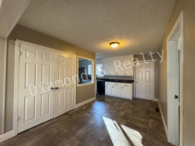 Building Photo - MOVE IN SPECIAL:  $200 OFF FIRST MONTHS' RENT