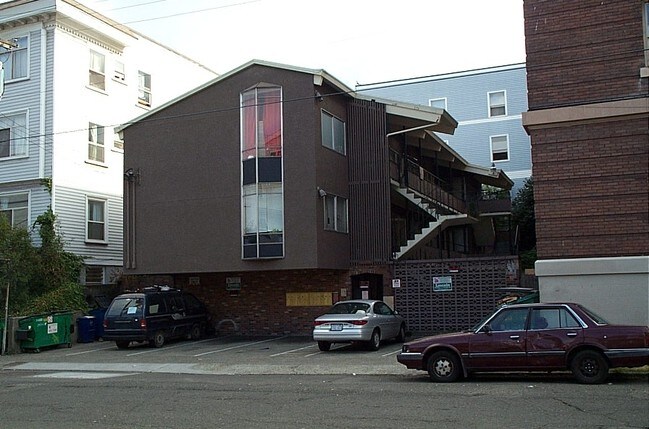 Building Photo - 1718 Summit Ave