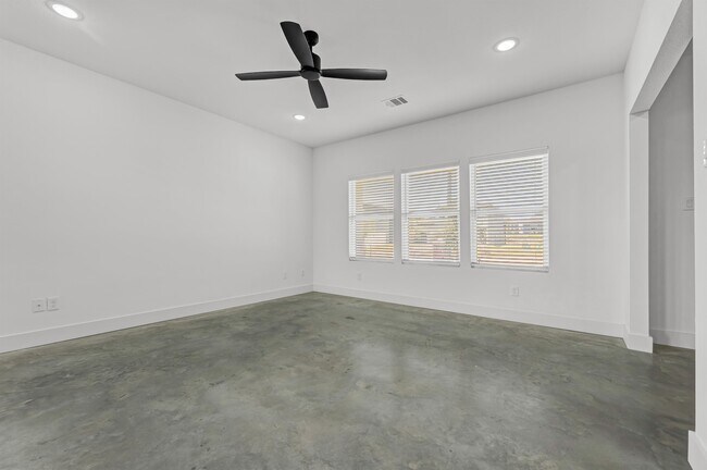 Building Photo - 3001 Alpha Wolf Ct