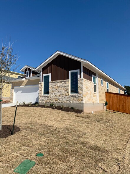 Building Photo - 10717 Charger Wy