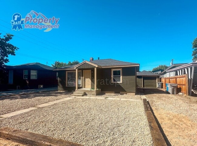 Building Photo - 1721 S Pacific St