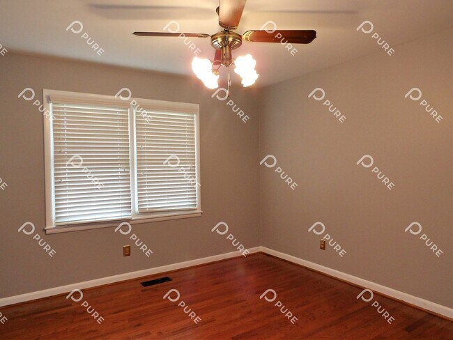 Building Photo - 1717 Haynes Ave NE