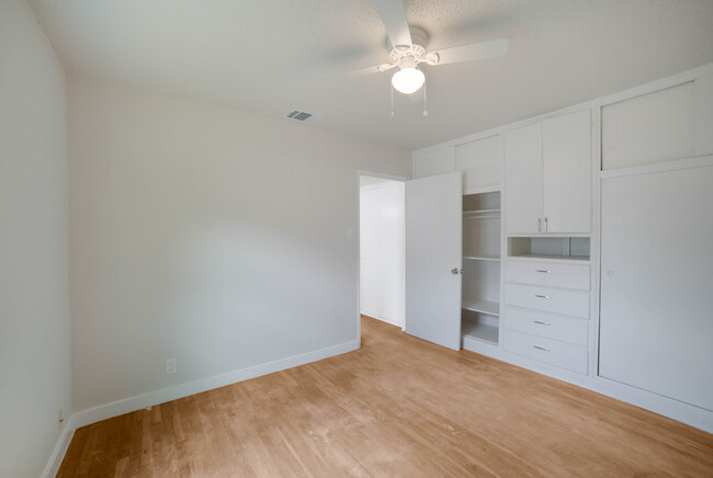 Building Photo - 127 Antrim Dr