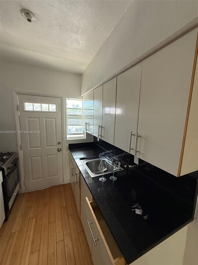 Building Photo - 8080 Tatum Waterway Dr