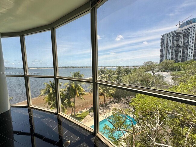 Primary Photo - 2025 Brickell Ave