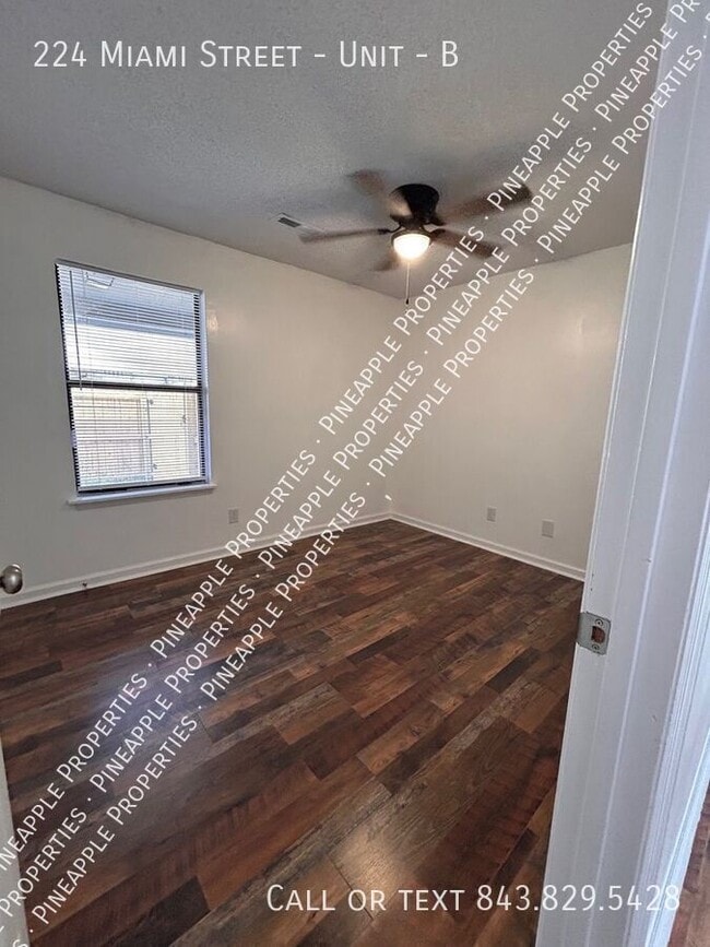 Building Photo - 224 Miami St