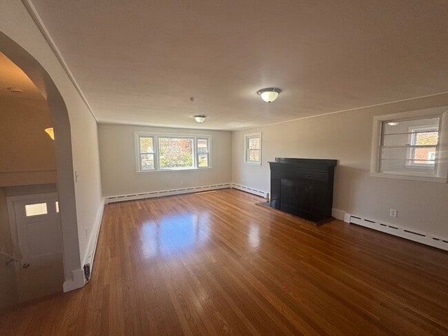 Building Photo - 34 Booth St