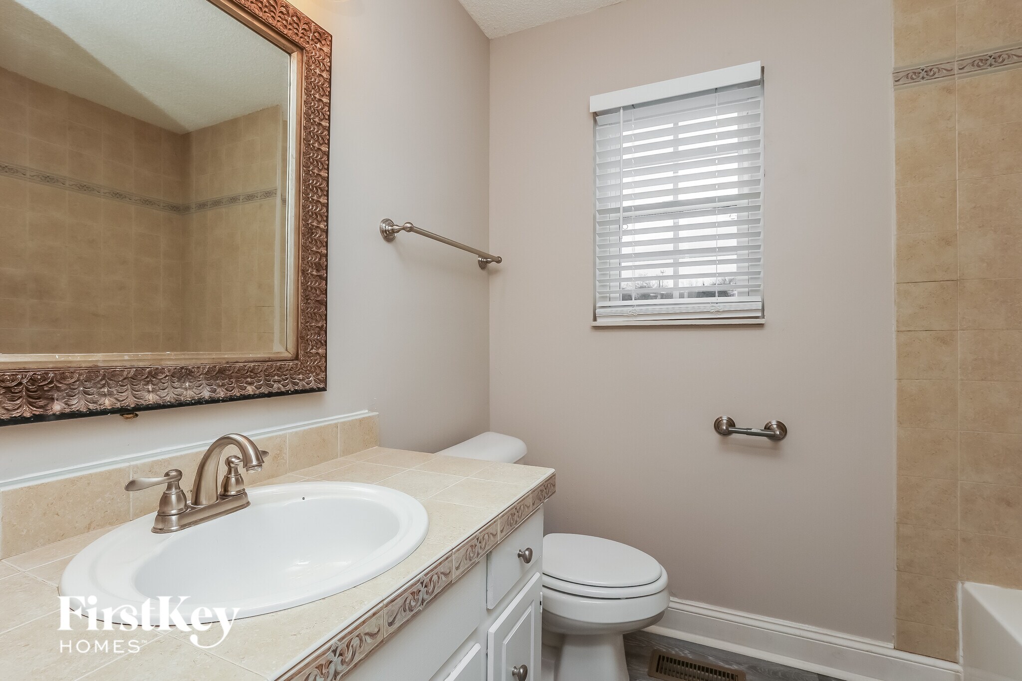 Building Photo - 1013 Carriage Way Ct