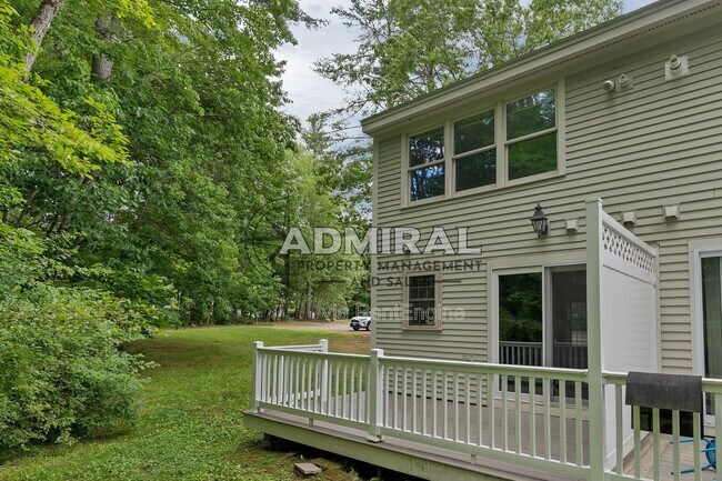 Building Photo - 65 Woodland Green