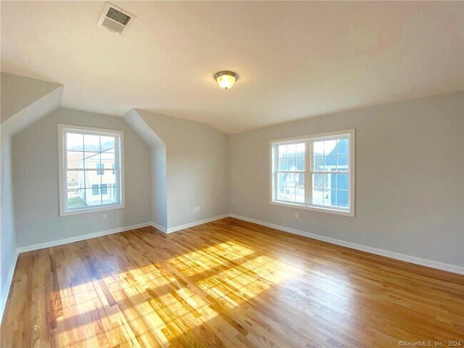 Building Photo - 39 Rowland Farm Rd