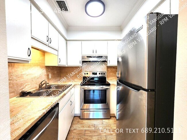 Building Photo - 488 W Par St