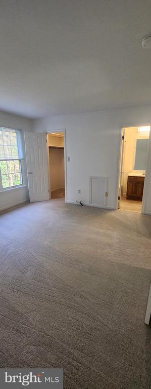 Building Photo - 3955 Pepperidge Ct
