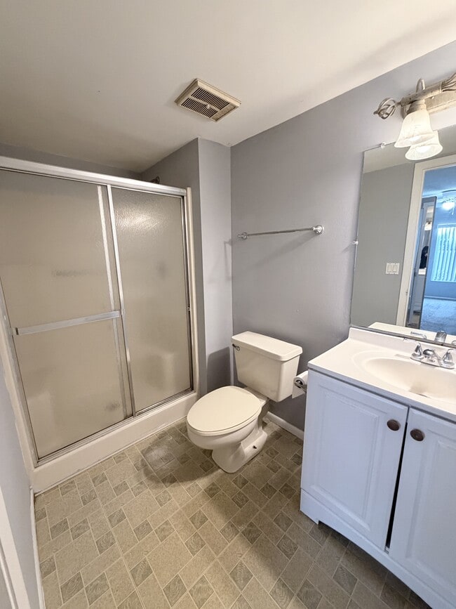 Building Photo - 5628 Blue Shadows Ct