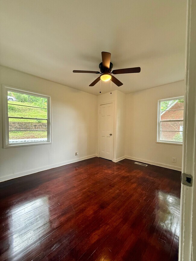 Building Photo - 2609 20th Place Ensley