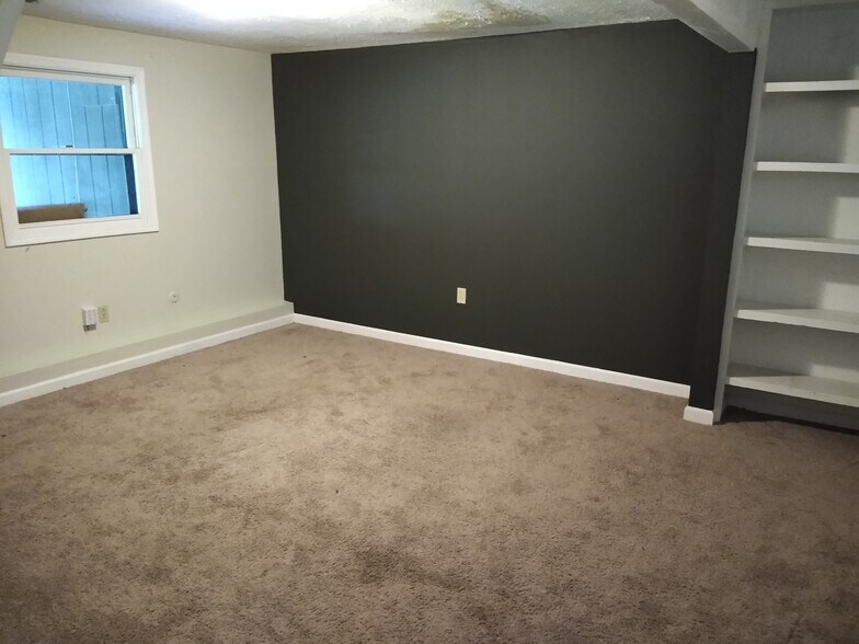 Living Room - 2471 E Turkeyfoot Lake Rd