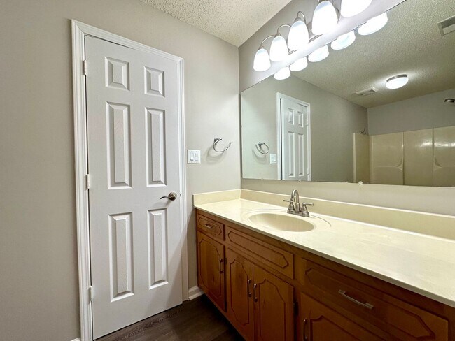Building Photo - Stunning Single-Family Home with Plenty of...