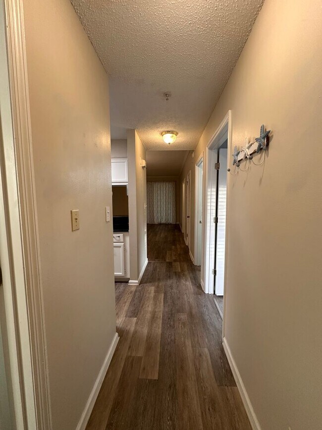 Building Photo - 50% OFF FIRST MONTHS RENT---- Condo in Miramar Beach