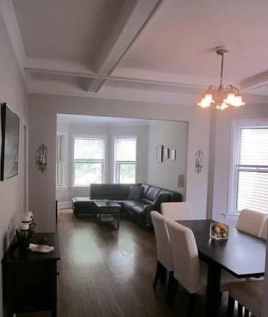 Primary Photo - 2049 W Hutchinson St